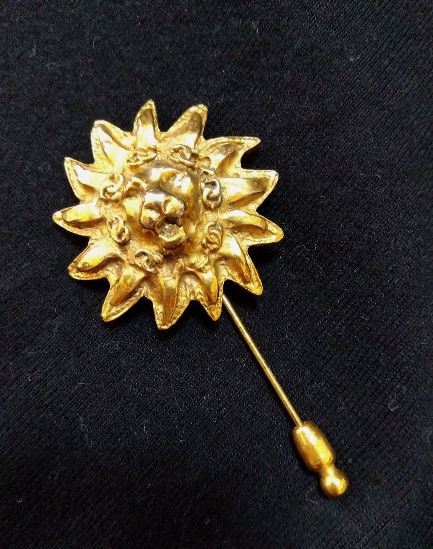 ★CHANEL★ヴィンテージ ライオン 太陽 ゴールドピンブローチ