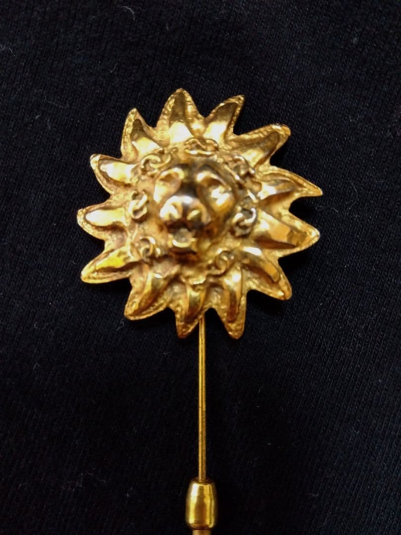 ★CHANEL★ヴィンテージ ライオン 太陽 ゴールドピンブローチ