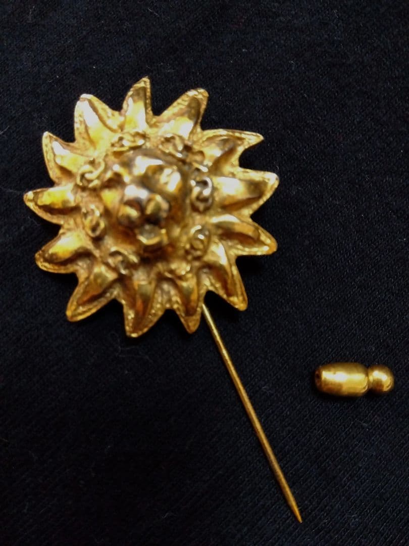 ★CHANEL★ヴィンテージ ライオン 太陽 ゴールドピンブローチ