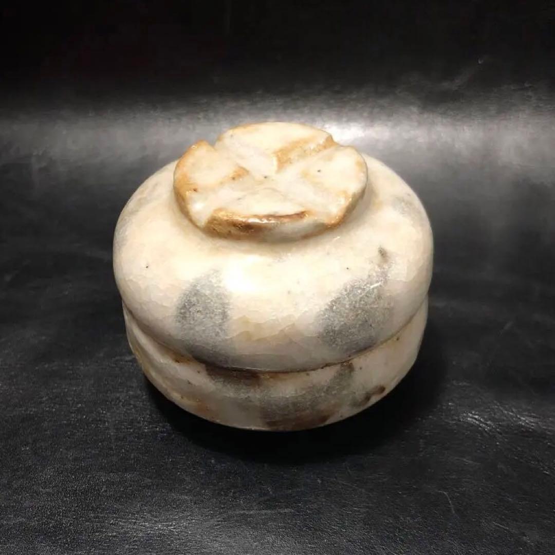 美しい古美術品◼️蔵から可愛らしい狸タヌキと思われる香壺が出て来ました。