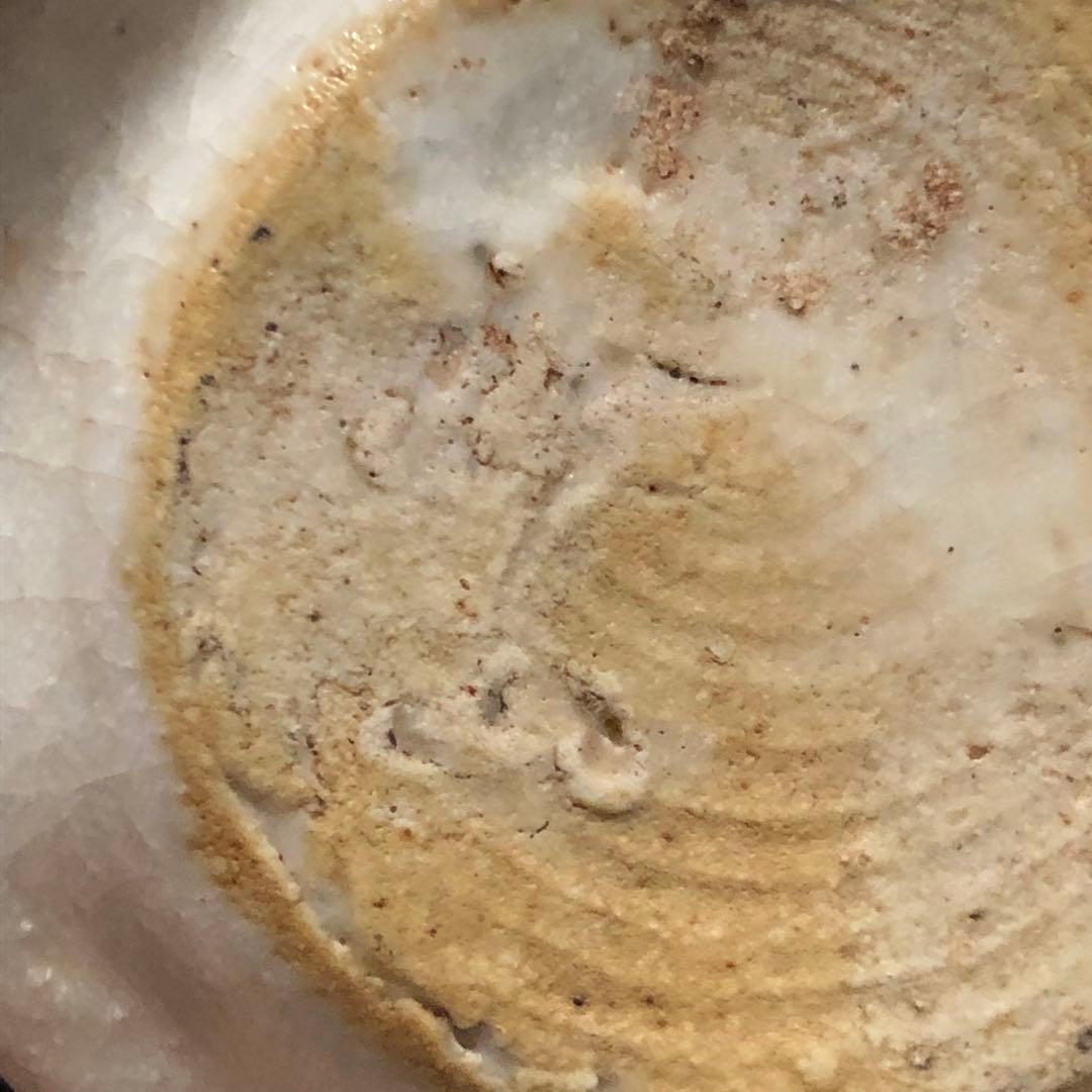 美しい古美術品◼️蔵から可愛らしい狸タヌキと思われる香壺が出て来ました。