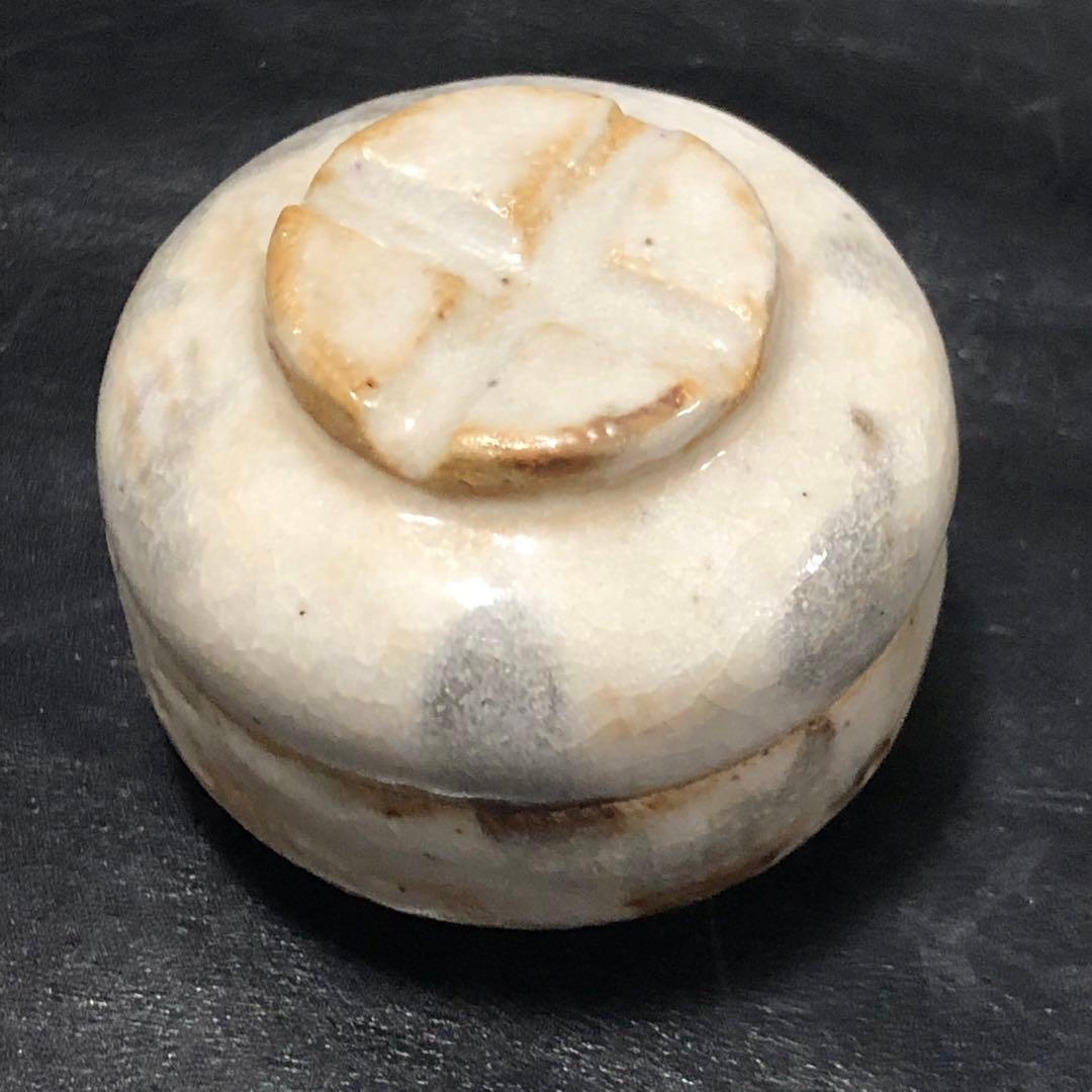 美しい古美術品◼️蔵から可愛らしい狸タヌキと思われる香壺が出て来ました。