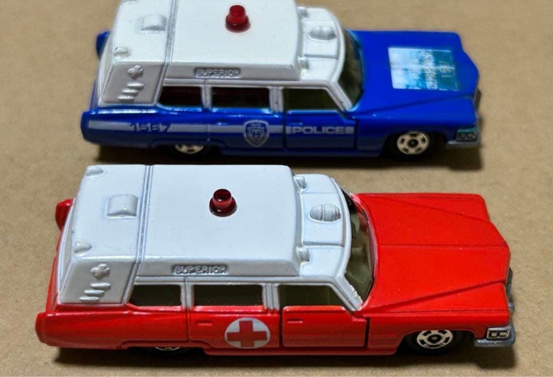 トミカ キャデラック 救急車 2台セット