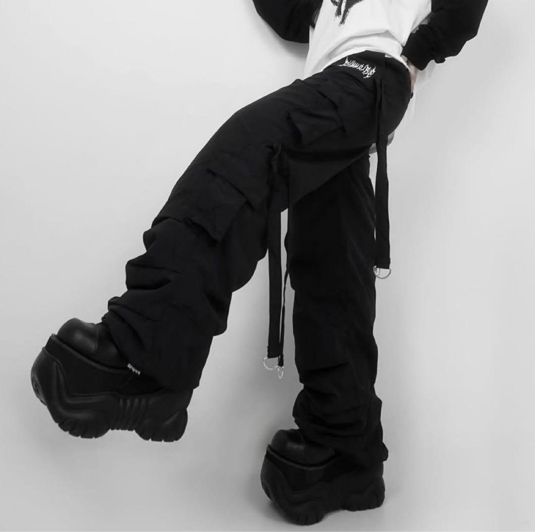 ディムモアール　カーゴパンツ