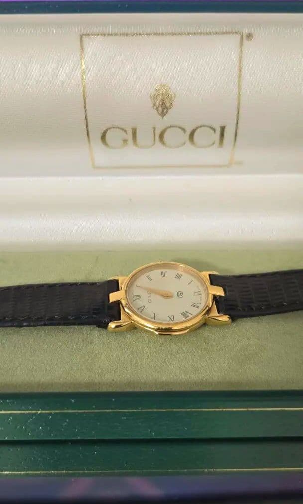 唯一の【GUCCI】ヴィンテージ 3400L ゴールド腕時計ブラックレザーベルト