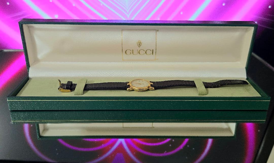 唯一の【GUCCI】ヴィンテージ 3400L ゴールド腕時計ブラックレザーベルト