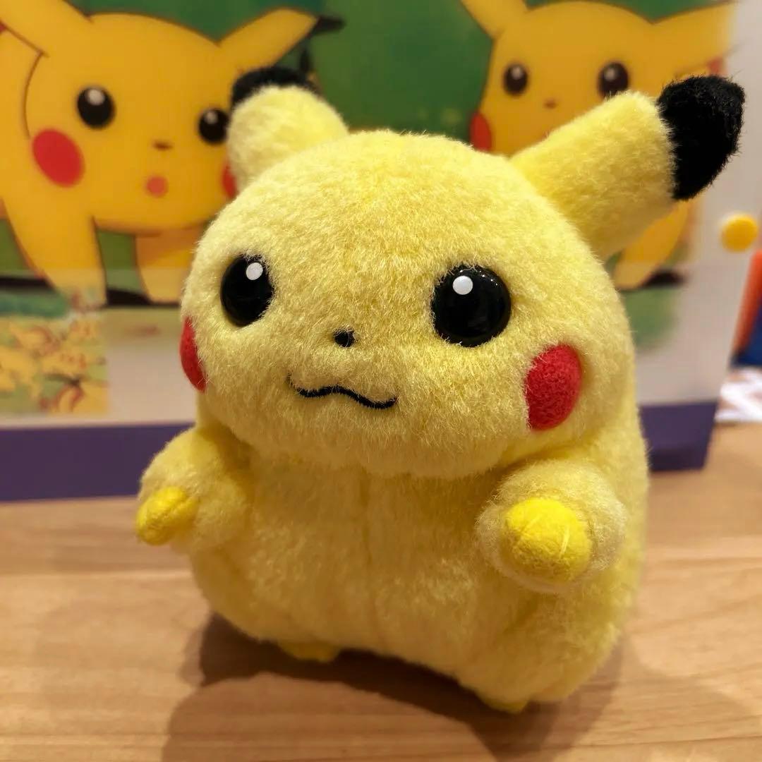 お顔可愛め　TOMY ピカチュウ ポケモン 初期 ぬいぐるみ