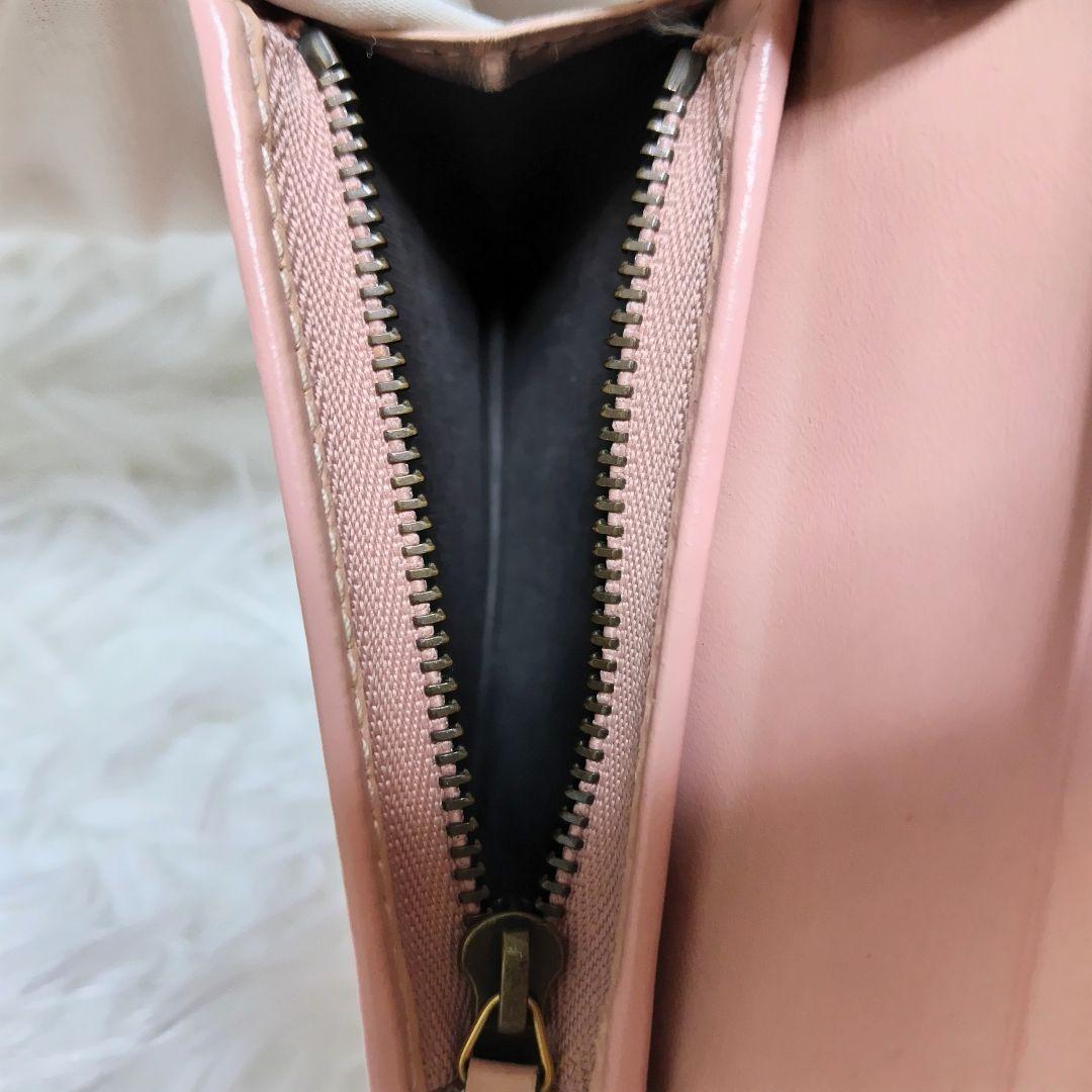 レア美品✨グッチ◇アニマリエキャット二つ折り財布　ゴールド金具シマピンク