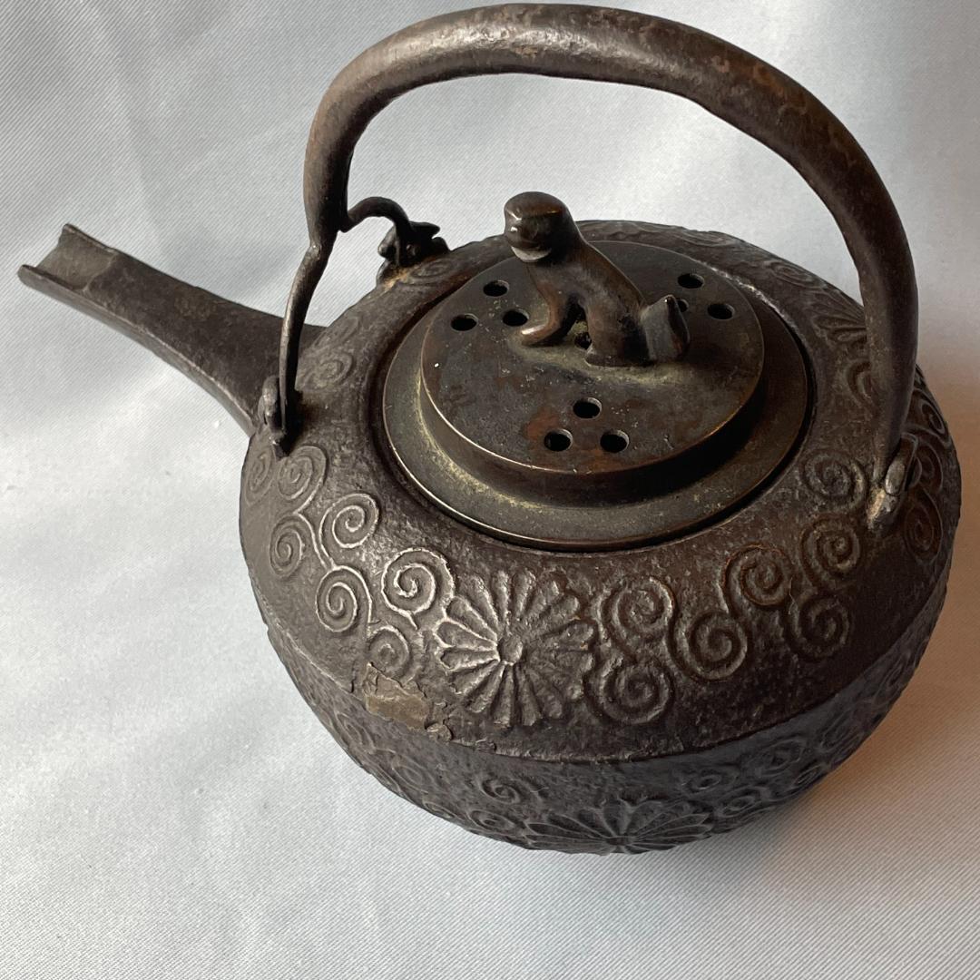 骨董品です！鉄器 鉄瓶 菊十六紋 K2484