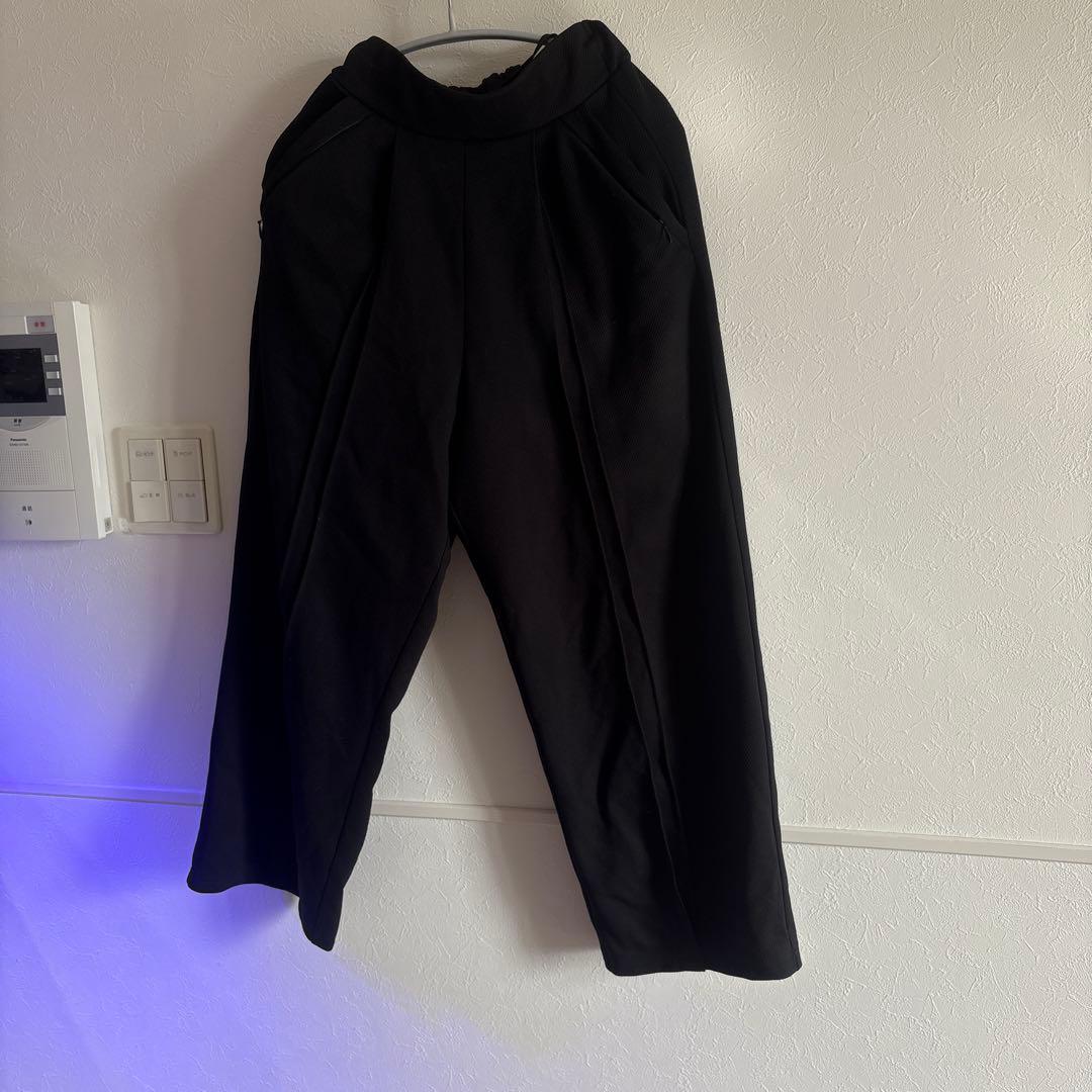 ピンタックワイドパンツ　シネマティック　cinematiq 元鈴木さん　ブラック