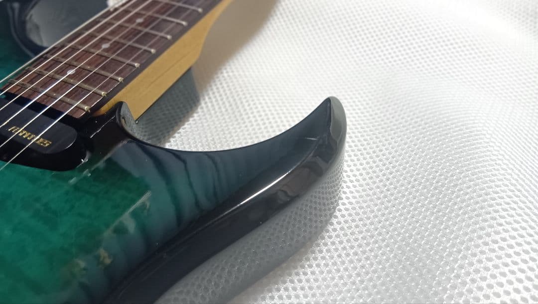 FERNANDES FGZ-550 ダブルロックトレモロ