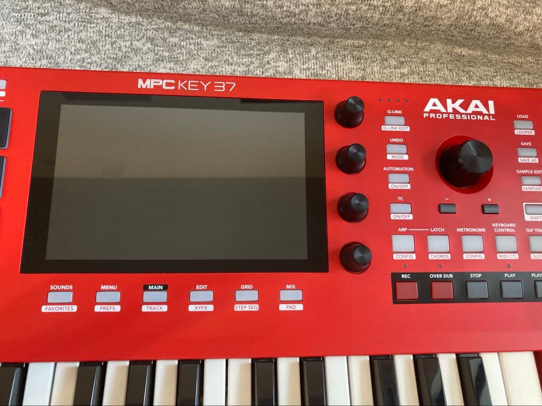 c*i様 【AKAI】 MPC KEY37