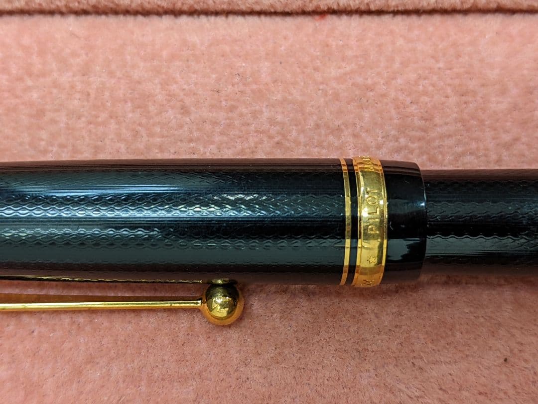 PILOT パイロット 万年筆 黒 ペン先　金 14ｋ