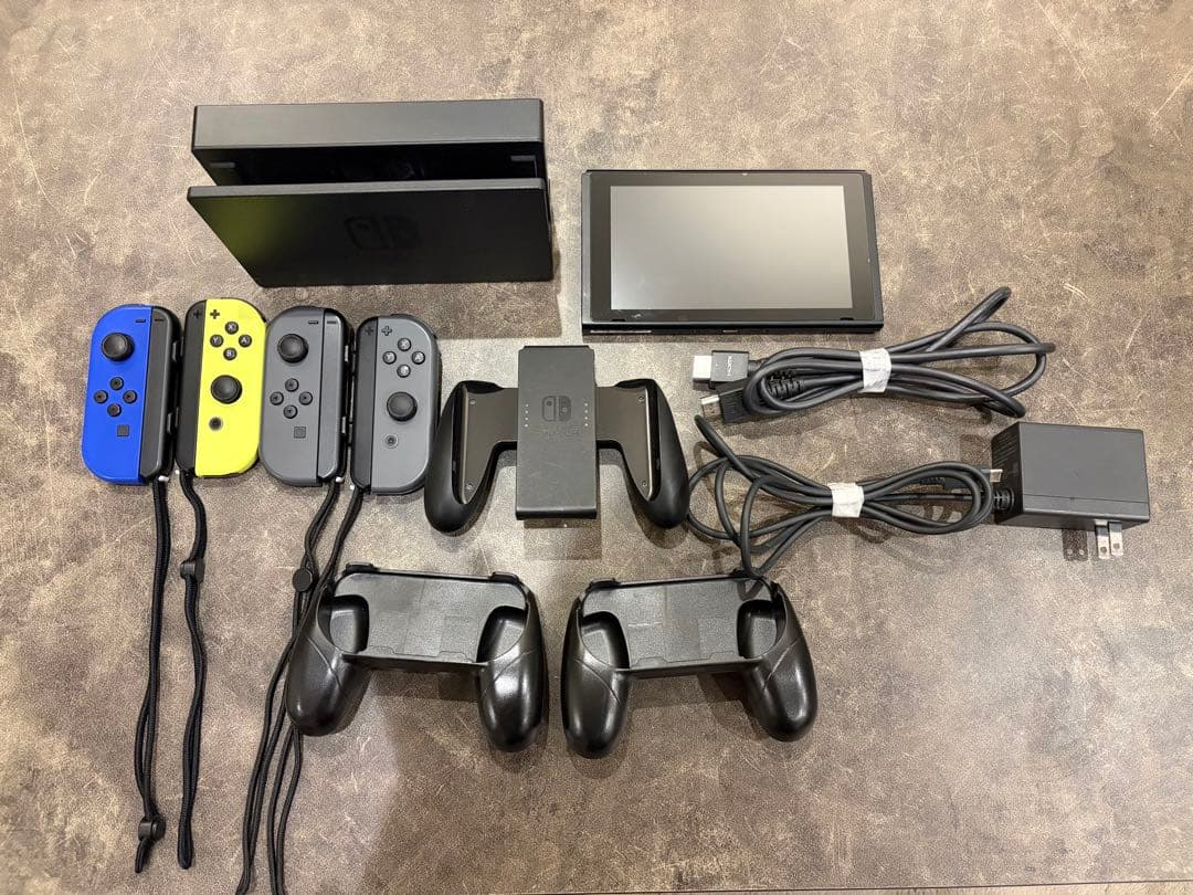 Nintendo Switch ブラック本体+追加Joy-Con2個+他