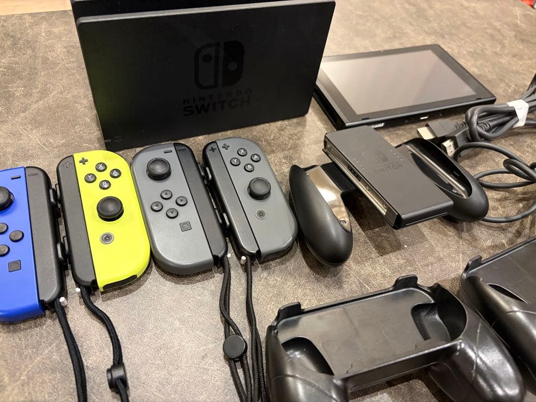 Nintendo Switch ブラック本体+追加Joy-Con2個+他