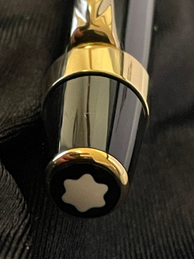 ◾️モンブラン ボエムルージュ◾️ツイスト式ボールペン◾️化粧箱付属◾️