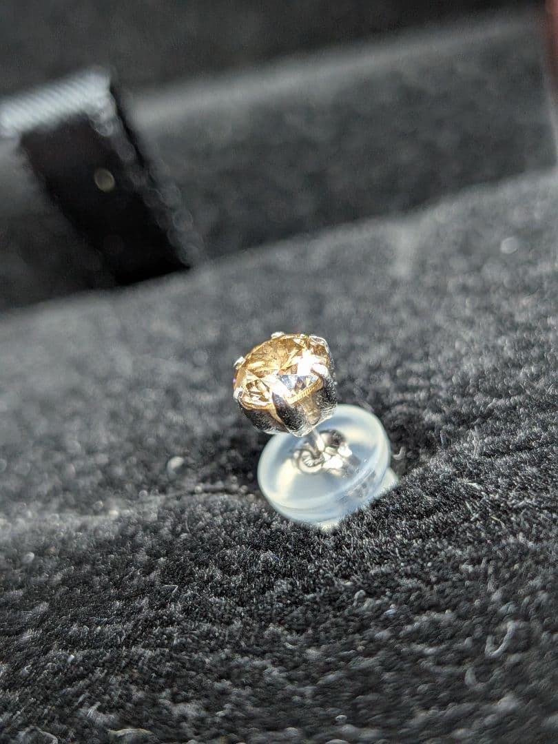 ダイヤモンドピアス　両耳　ユニセックス