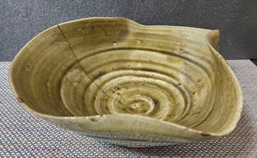 桃山時代～江戸時代初期　黄瀬戸　変形大鉢　伝世品　菓子鉢　花生け【豪快な高台造❗