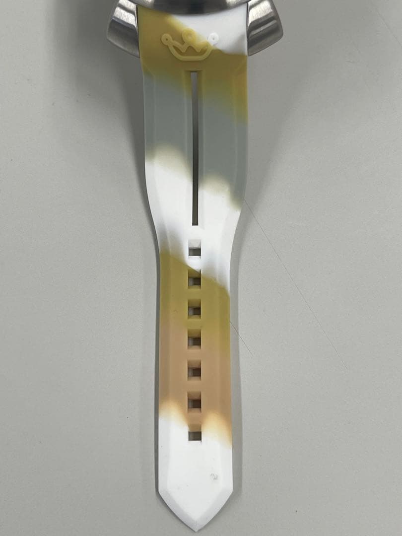 ガガミラノ マヌアーレカモフラージュ 手巻き時計