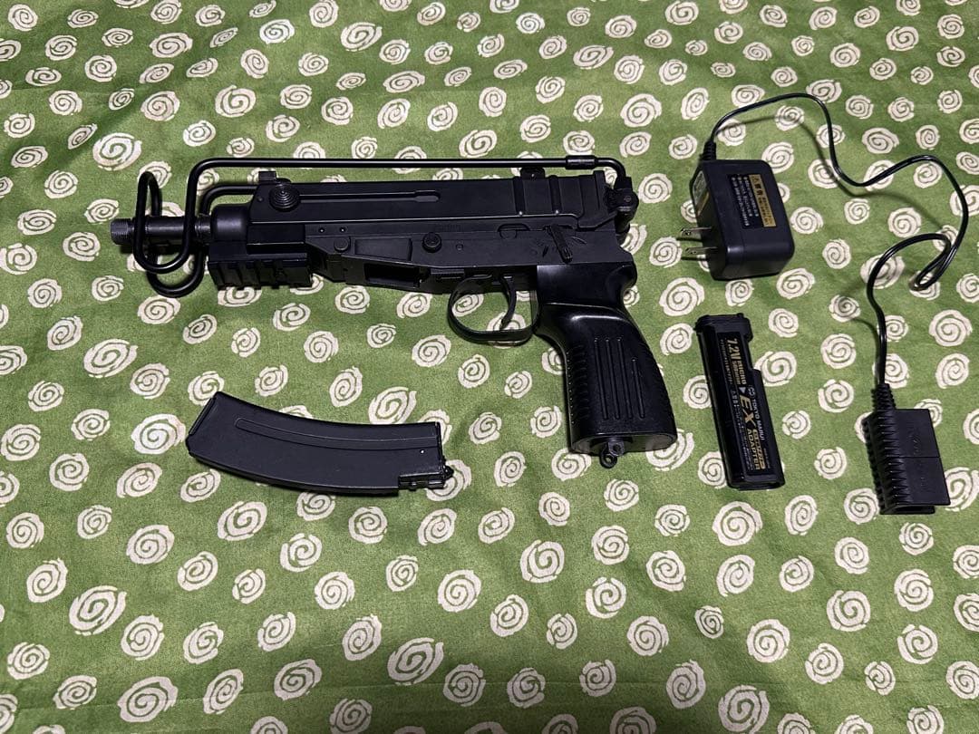 東京マルイ　Vz61 スコーピオン　電動