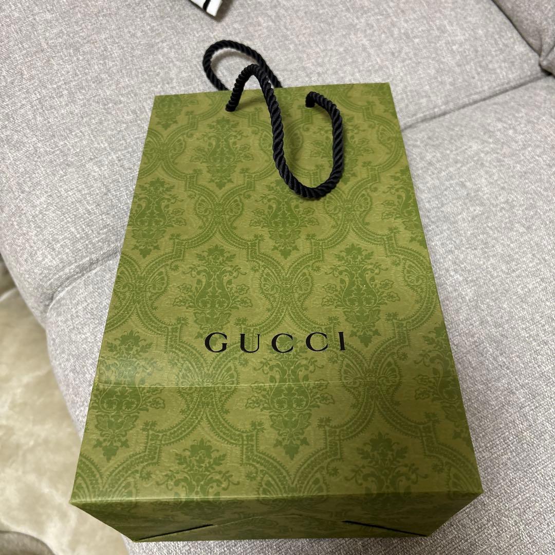 Gucci ベージュ 二つ折り財布