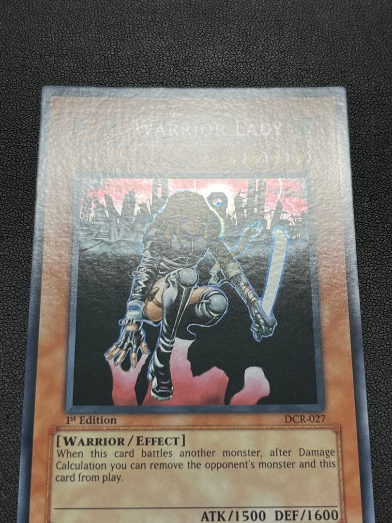 遊戯王 旧アジア版 異次元の女戦士 スーパーレア 1st DCR-027 英語