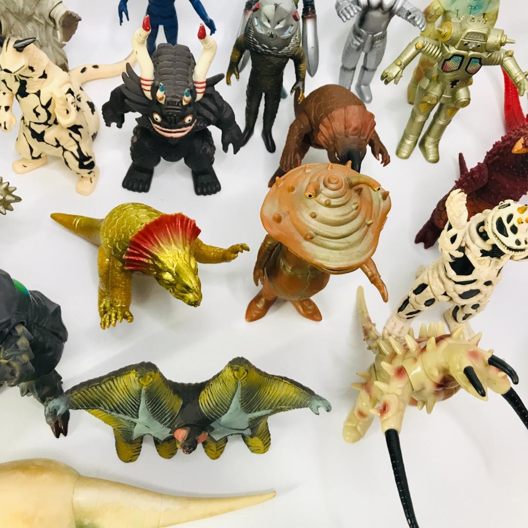 【匿名配送、送料無料】ウルトラ怪獣ソフビ　29体　ペスター　ウー　ゴモラ　他