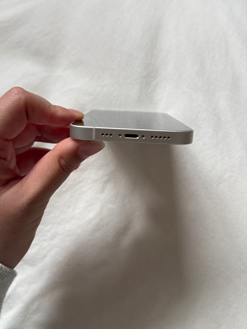 「ゆん」Apple iPhone 14 ホワイト 本体