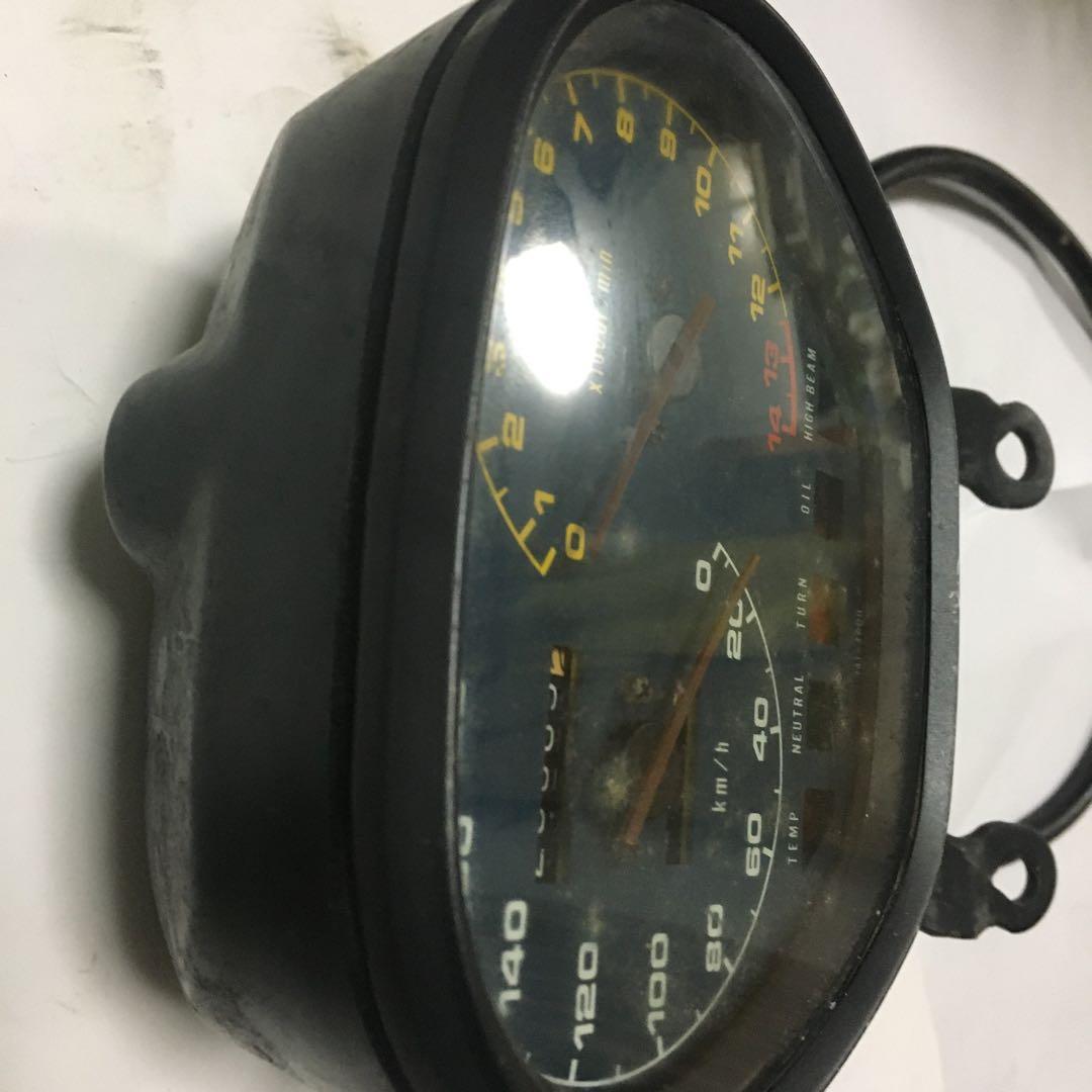 スズキカタナスピードメーター送料込み中古品