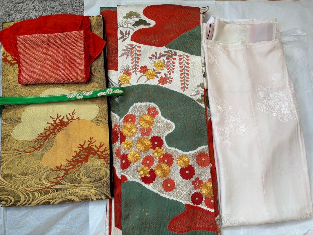 正絹　振袖　長襦袢　袋帯3点セット　古典柄　白系