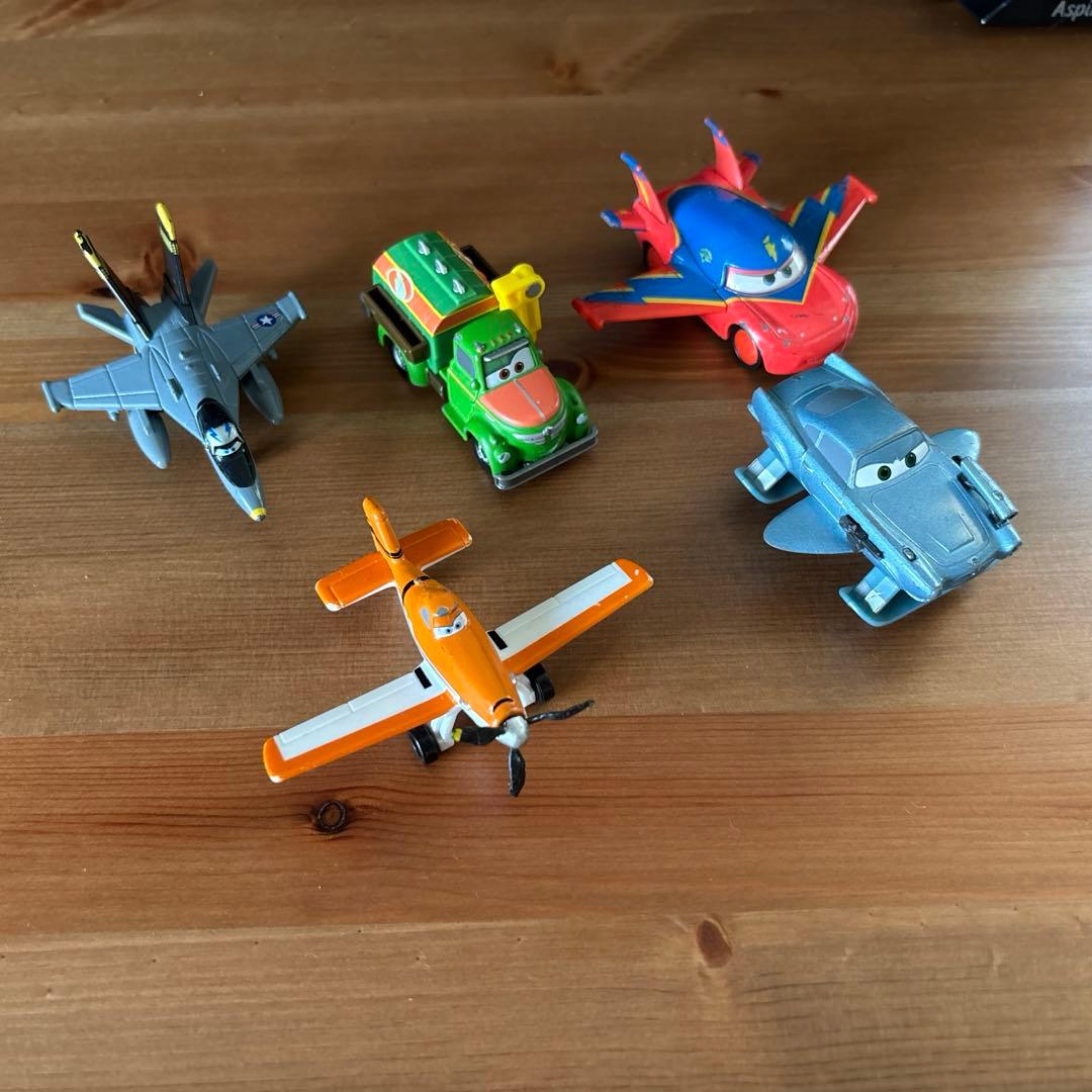 トミカ、カーズ、ディズニーまとめ売り65点