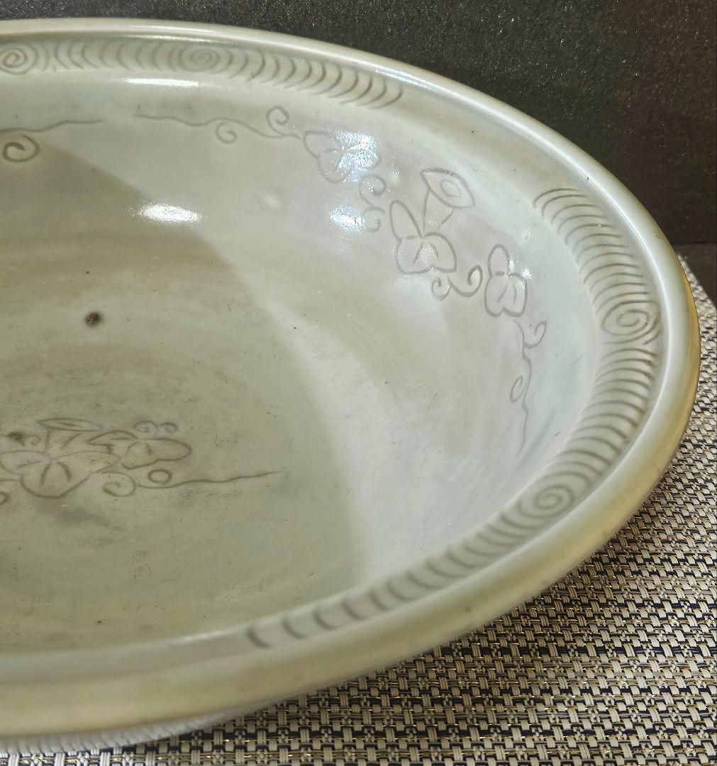 本物保証❗️】江戸時代前期　寛文期　初期伊万里青磁　陰刻草花　口縁渦巻き文　大鉢