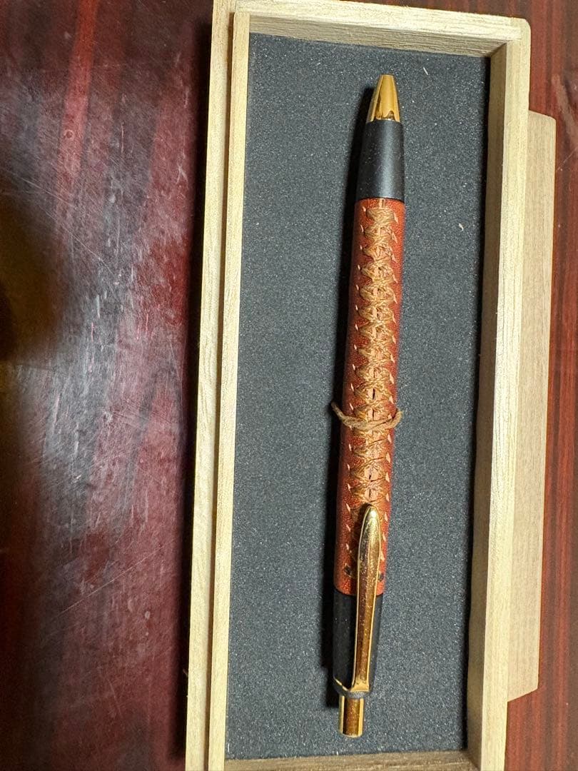 Schicksal 革軸ペン　特上ヌメ革節目模様ブラウン
