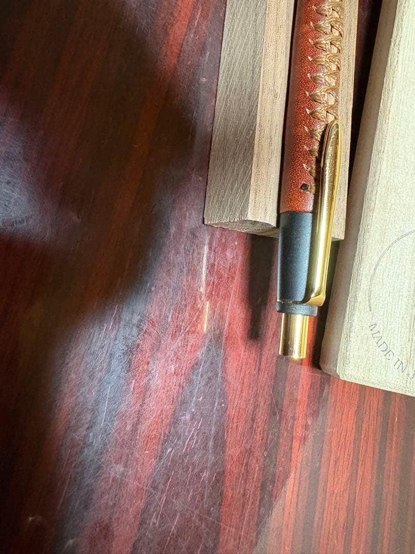 Schicksal 革軸ペン　特上ヌメ革節目模様ブラウン