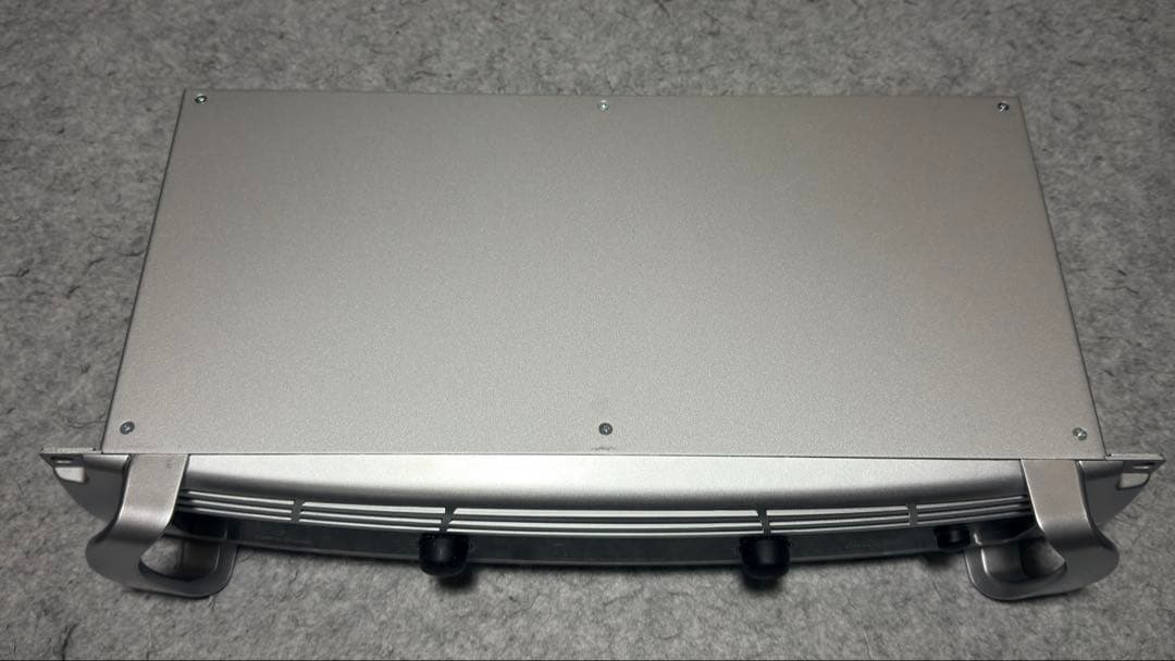 BEHRINGER iNUKE NU1000 ステレオパワーアンプ