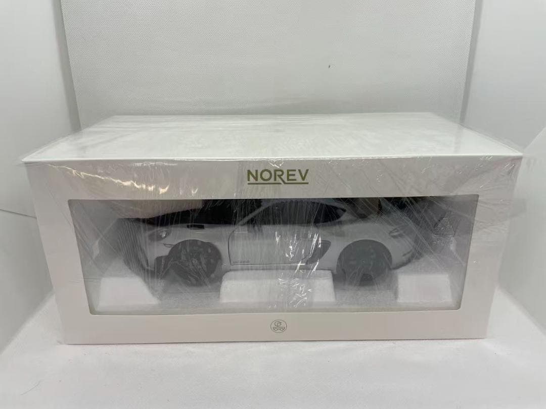 304-050 ノレブ 1/18 ポルシェ Cayman GT4 RS 2023