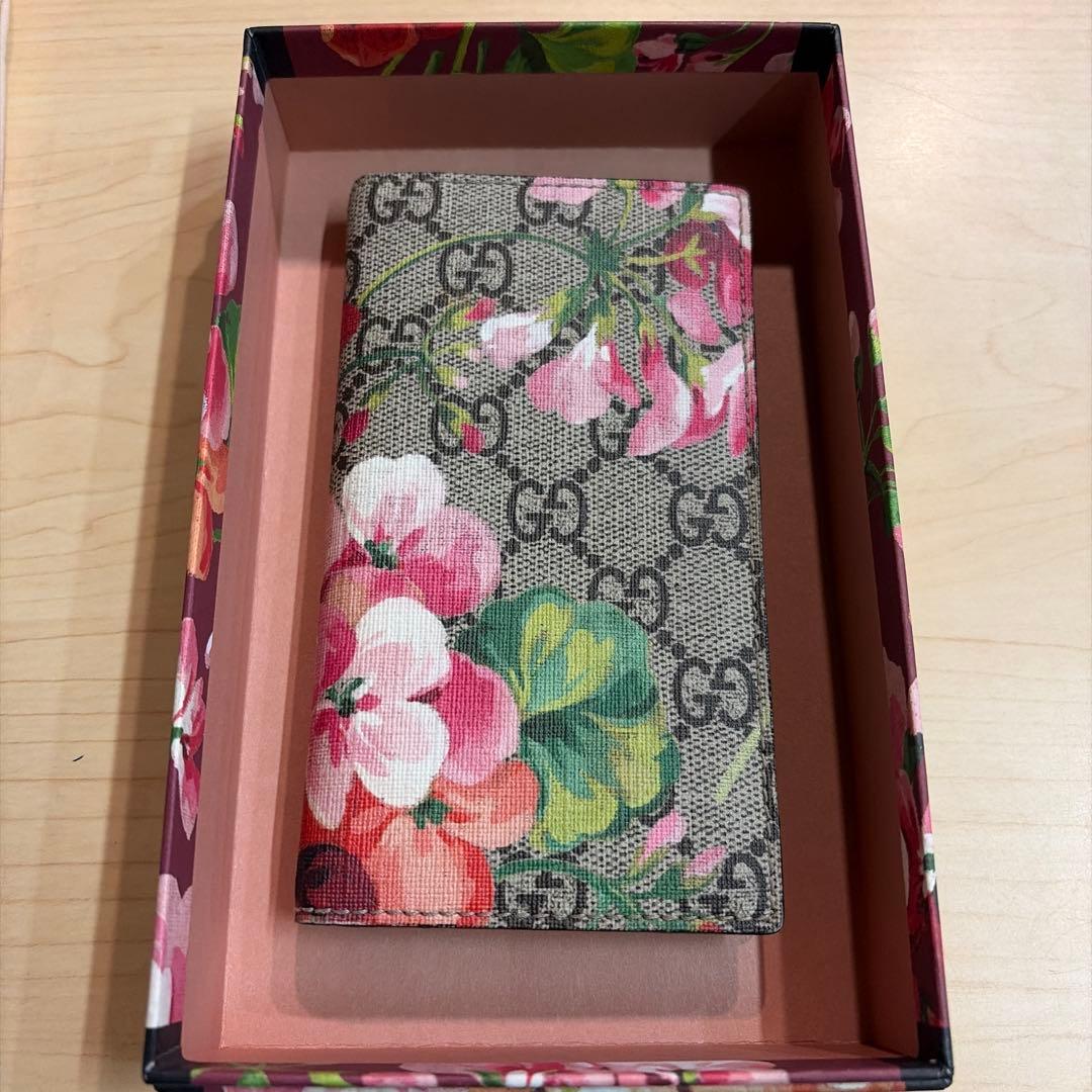 GUCCI グッチ GGスプリーム フローラ iPhone8ケース　手帳型箱あり