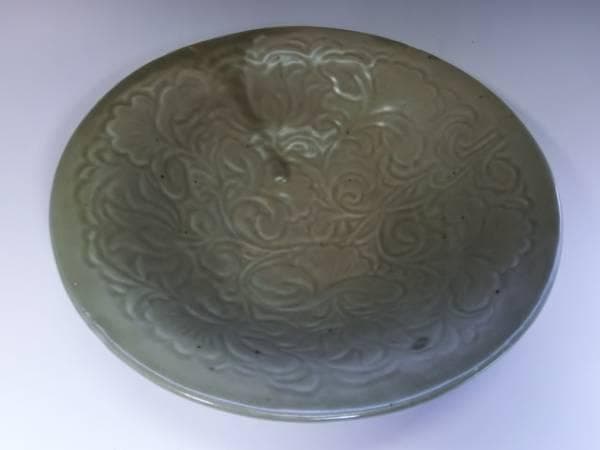 鉢■高麗青磁鉢 印花陽刻牡丹文 古い平鉢 古皿 大皿 古玩 唐草紋 時代物 骨董