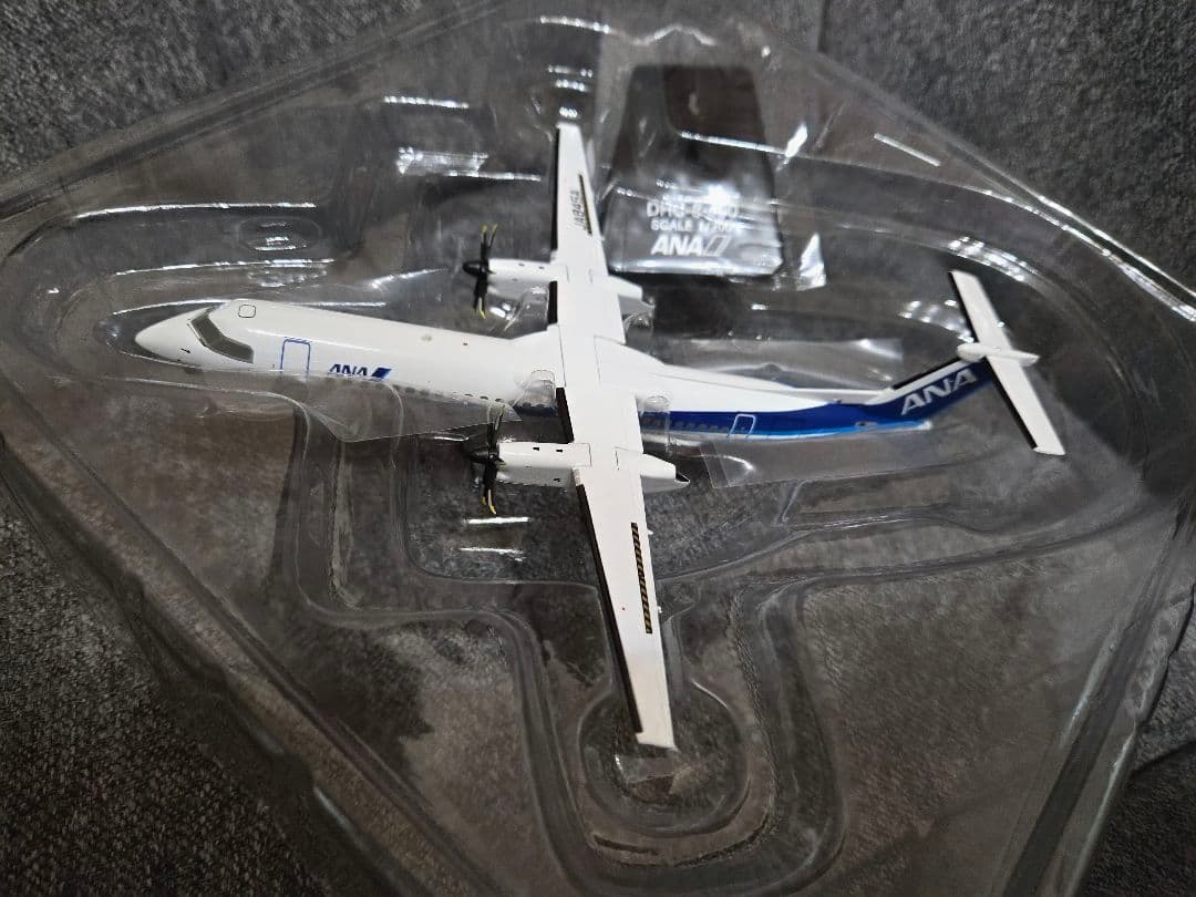 ボンバルディア DHC-8-400 ANA JA845A 1/200