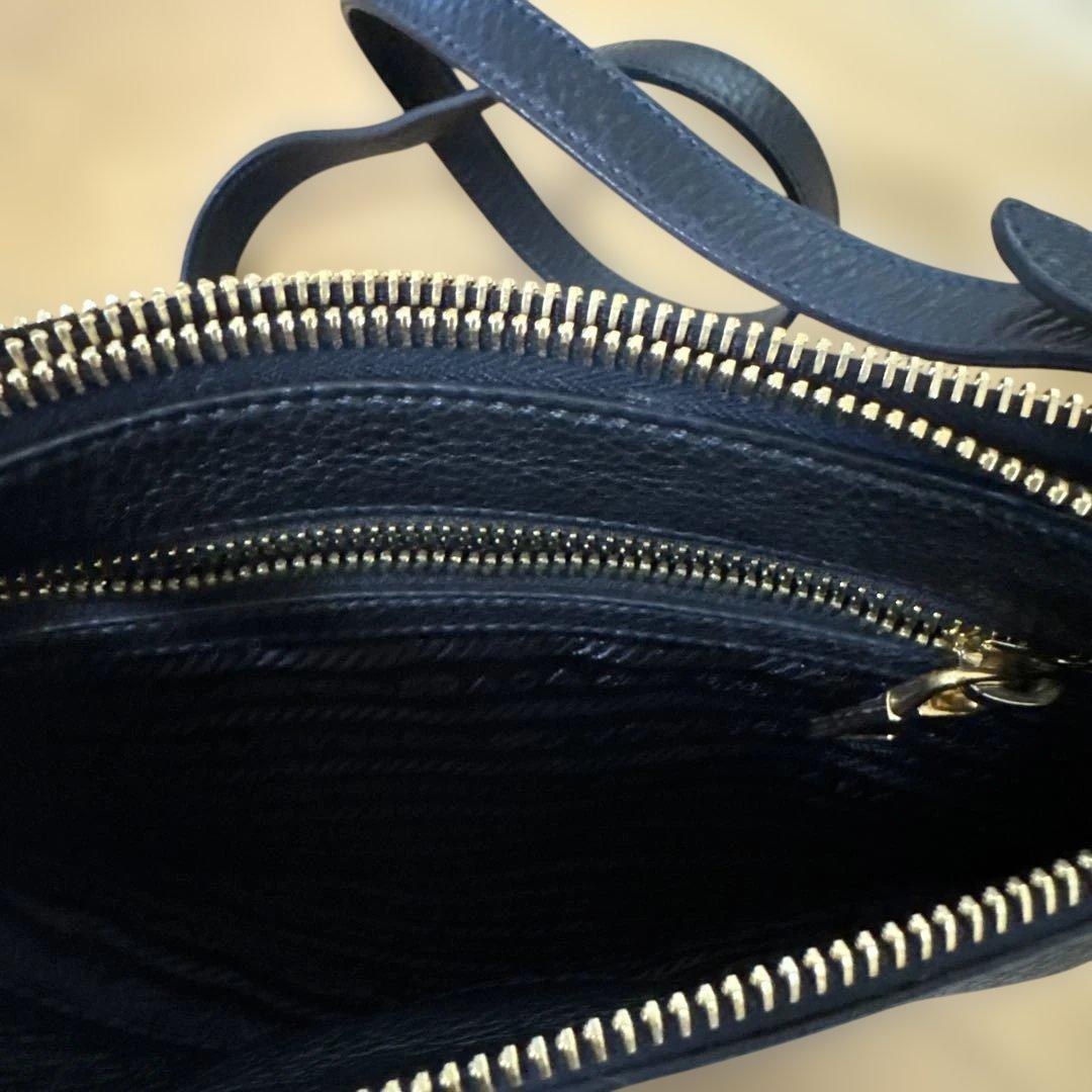 美品　PRADA 1BH046 レザージョルダーバックダブルポシェットブラック