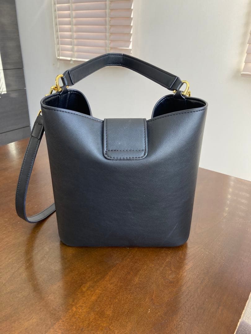 新品同様　レザー　本革　ブラック黒　ショルダーバッグハンド