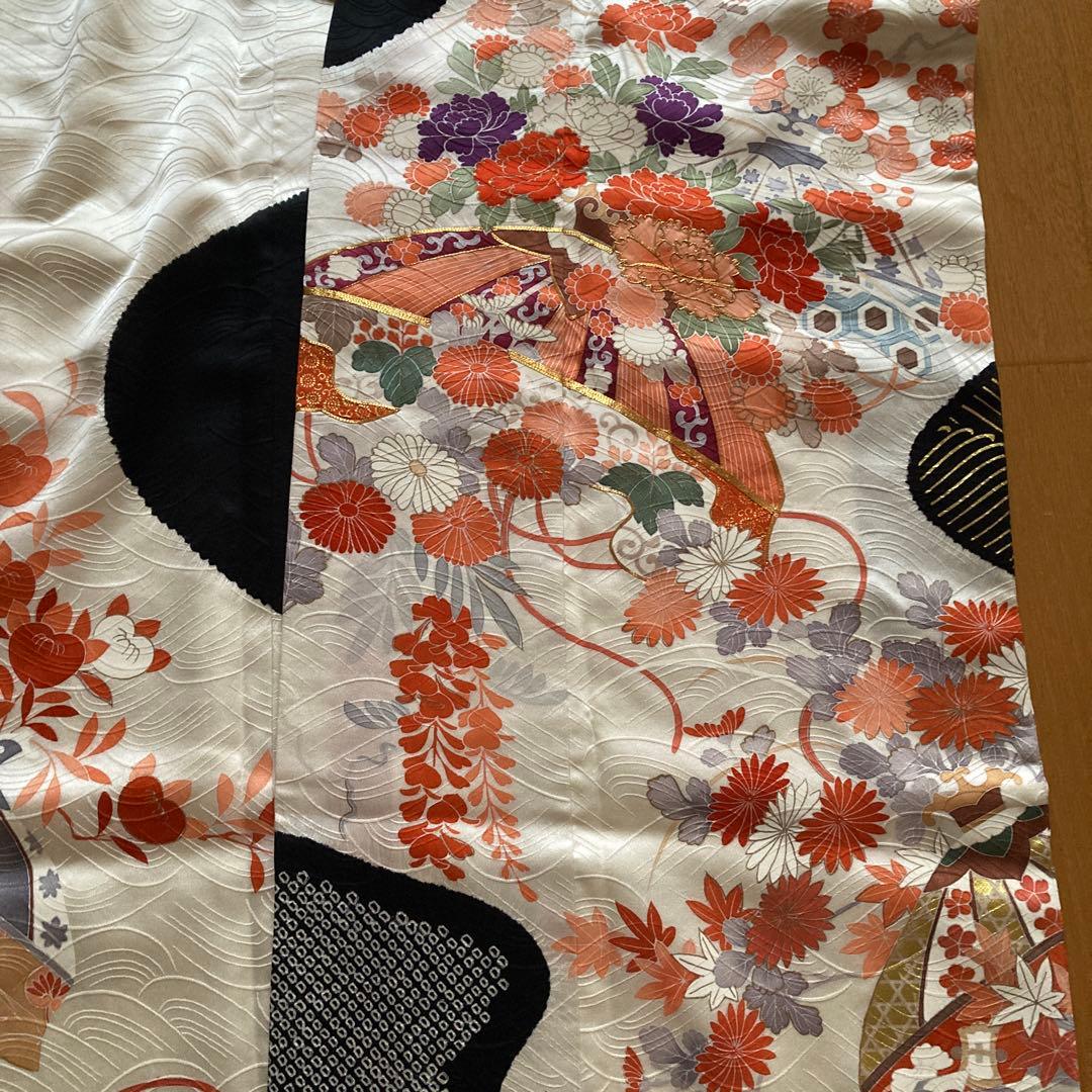 三点セット　振袖 花柄 絹素材　絞り　黒白赤