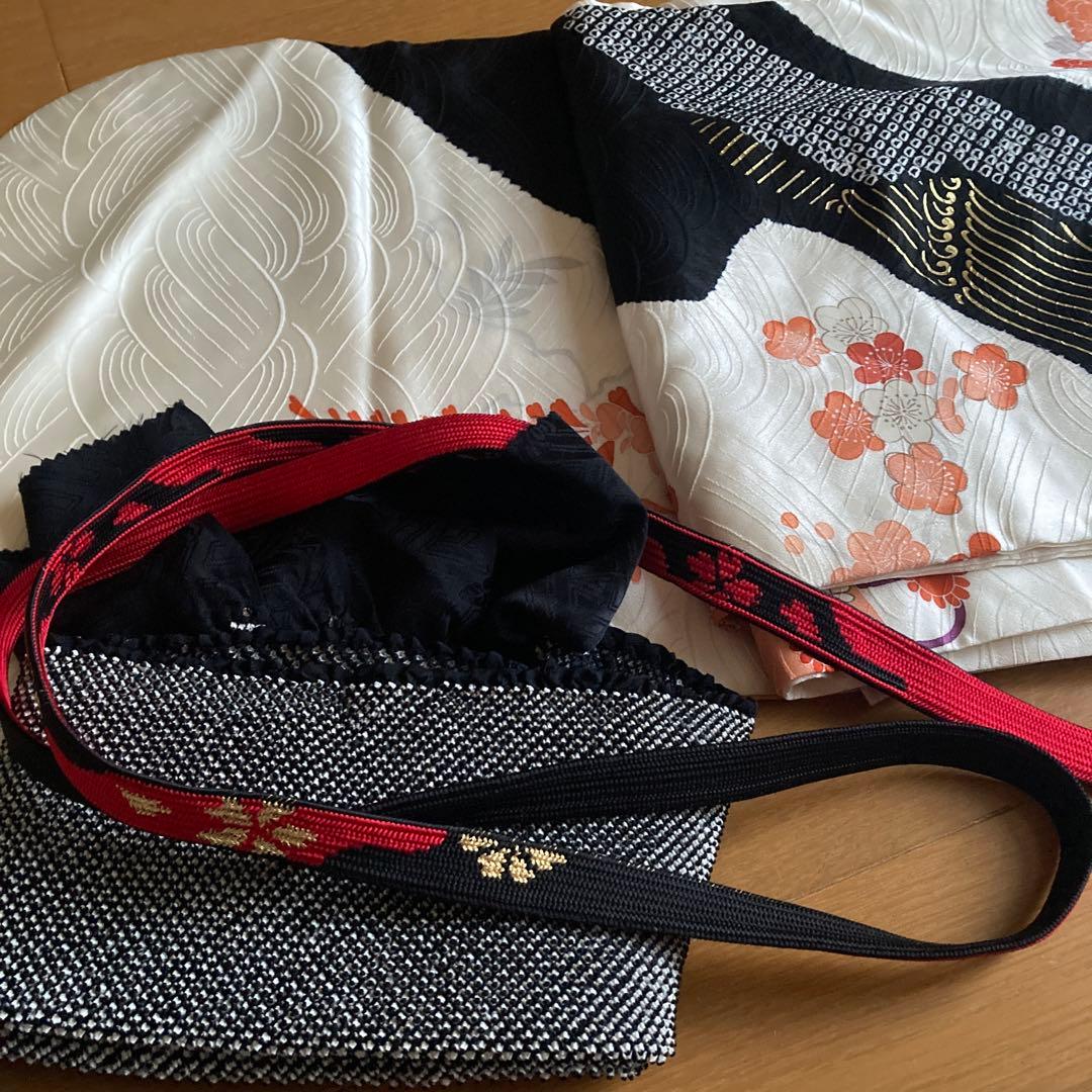 三点セット　振袖 花柄 絹素材　絞り　黒白赤