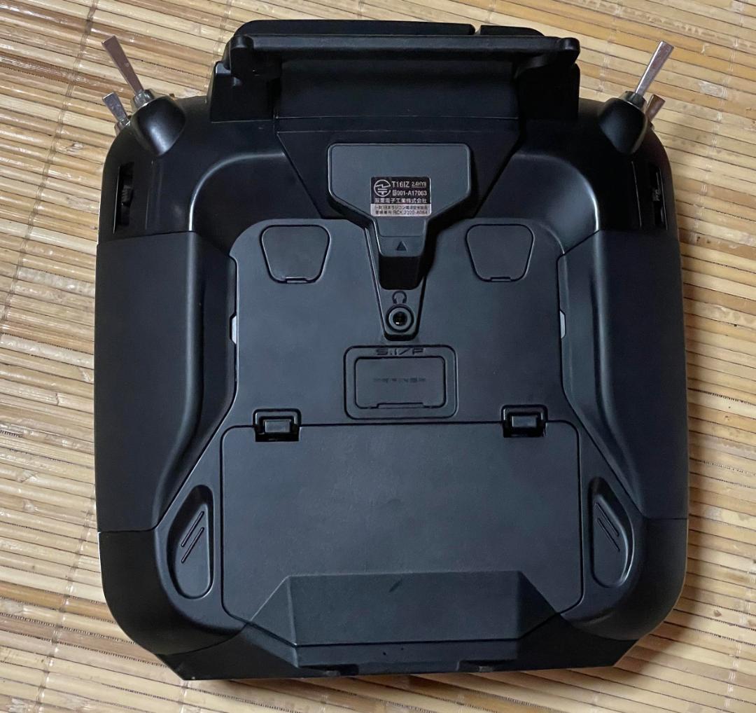 Futaba T16IZ 16チャンネル R/C送信機