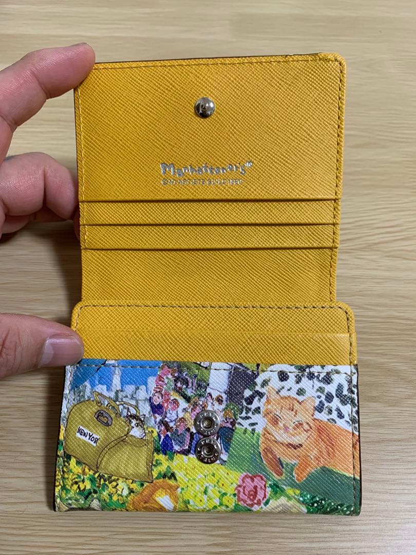 マンハッタナーズ　二つ折り財布