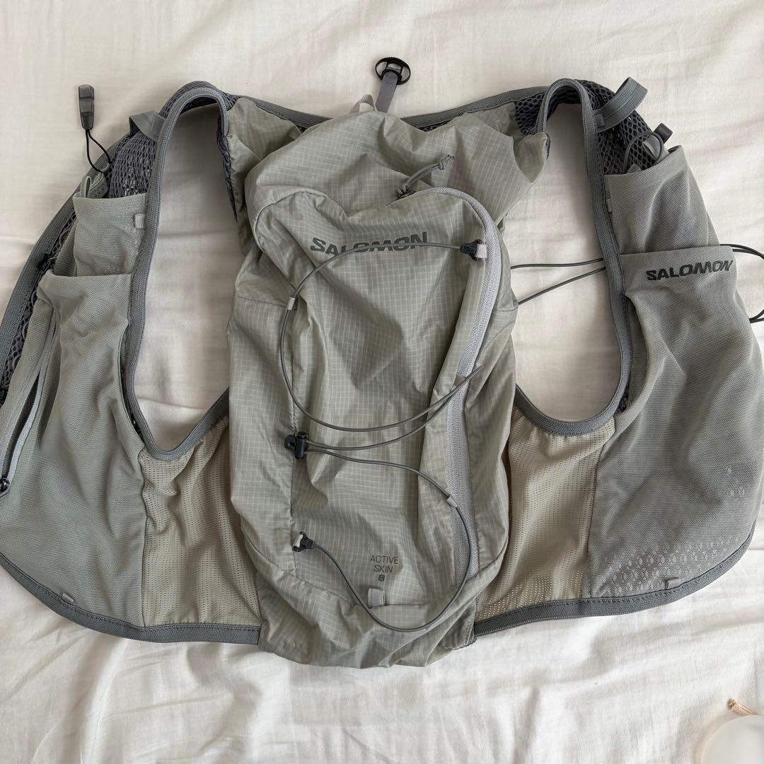 バッグ SALOMON ACTIVE SKIN 8