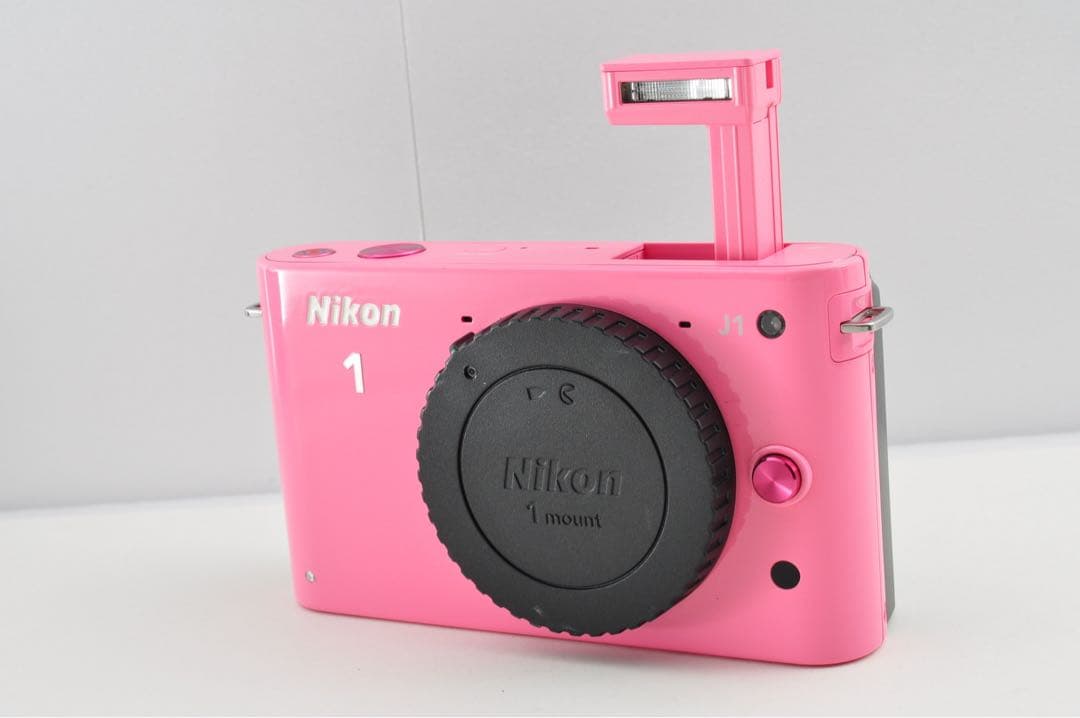 美品　Nikon 1 J1 ピンク ショット数2203回　ミラーレス 一眼
