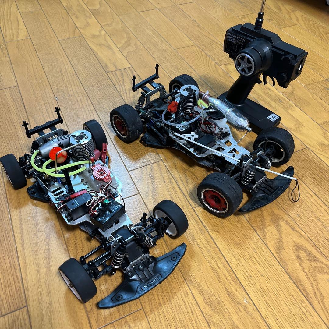 Kyoshoピュア10GPスパイダーエンジンカー2台