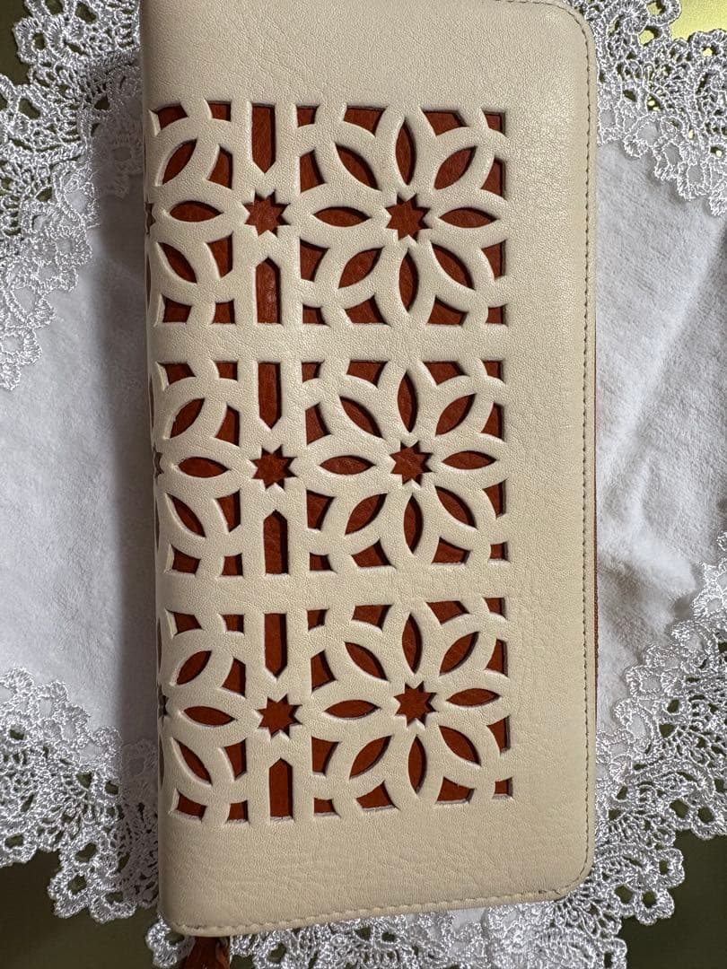 genten ゲンテン カットワーク ラウンド長財布