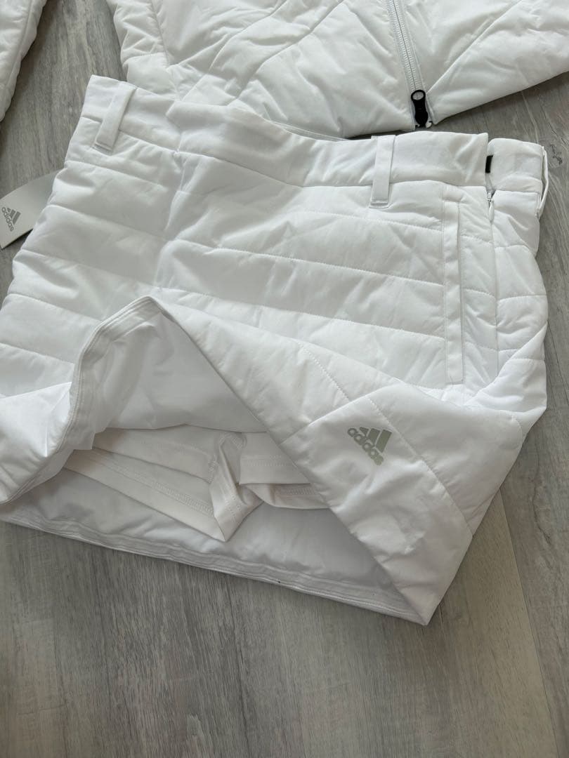 新品　Mサイズ　アディダスゴルフ　中綿　ジャケットスカートセットアップ
